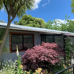 Twin Oaks Quiet Apartment Paraparaumu